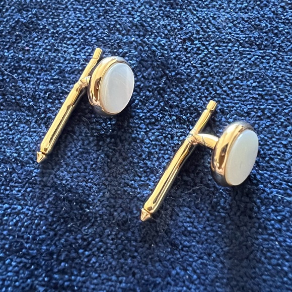 Vintage 1980s Mother of Pearl Spring Back Shirt Studs- mint condition - Picture 2 of 3